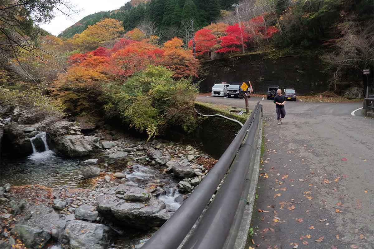 みたらい休憩所有料駐車場