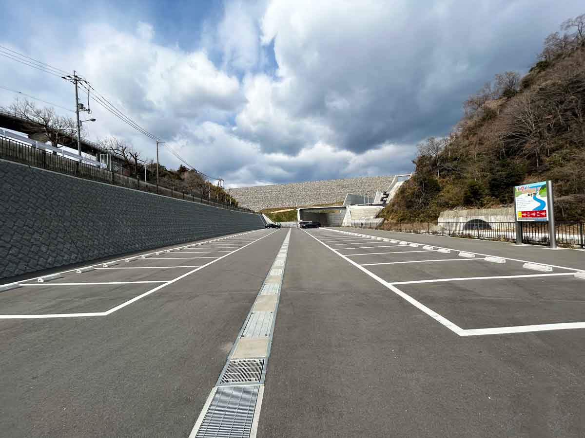 ダムパークいばきた風の丘ゾーン駐車場