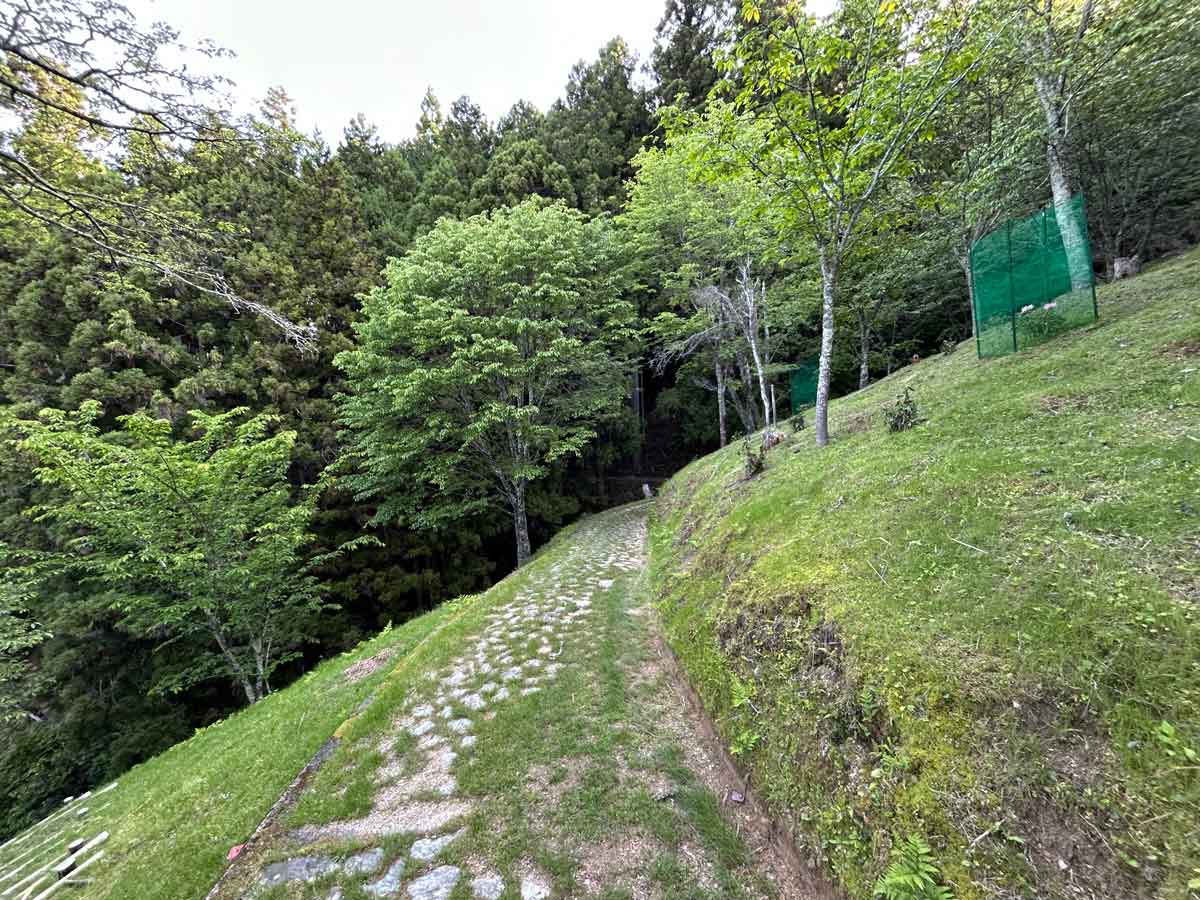 石畳の遊歩道