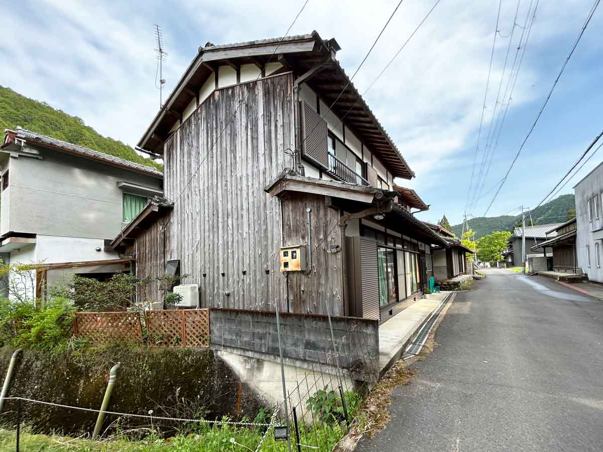 うらっしゃ屋