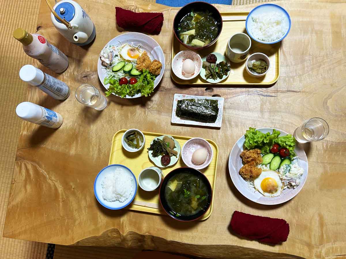 朝食