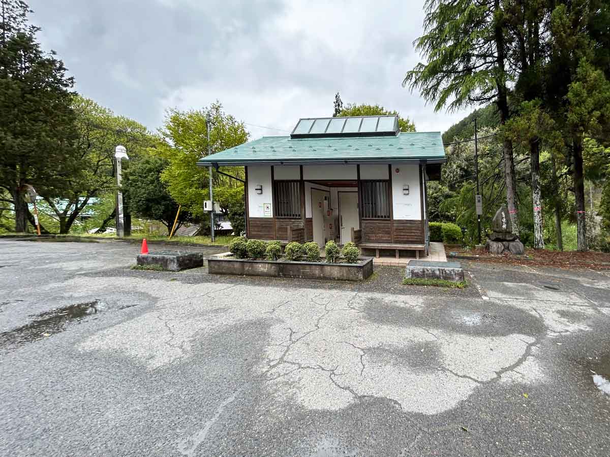 天川村役場の無料駐車場