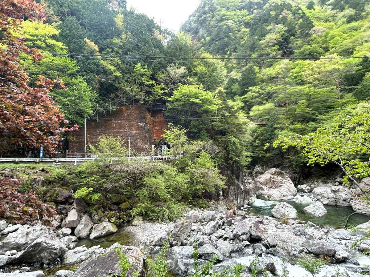 遊歩道からもアクセス