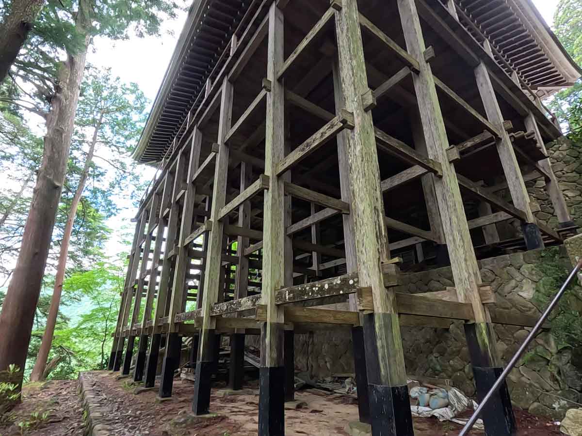 奥の院への石段