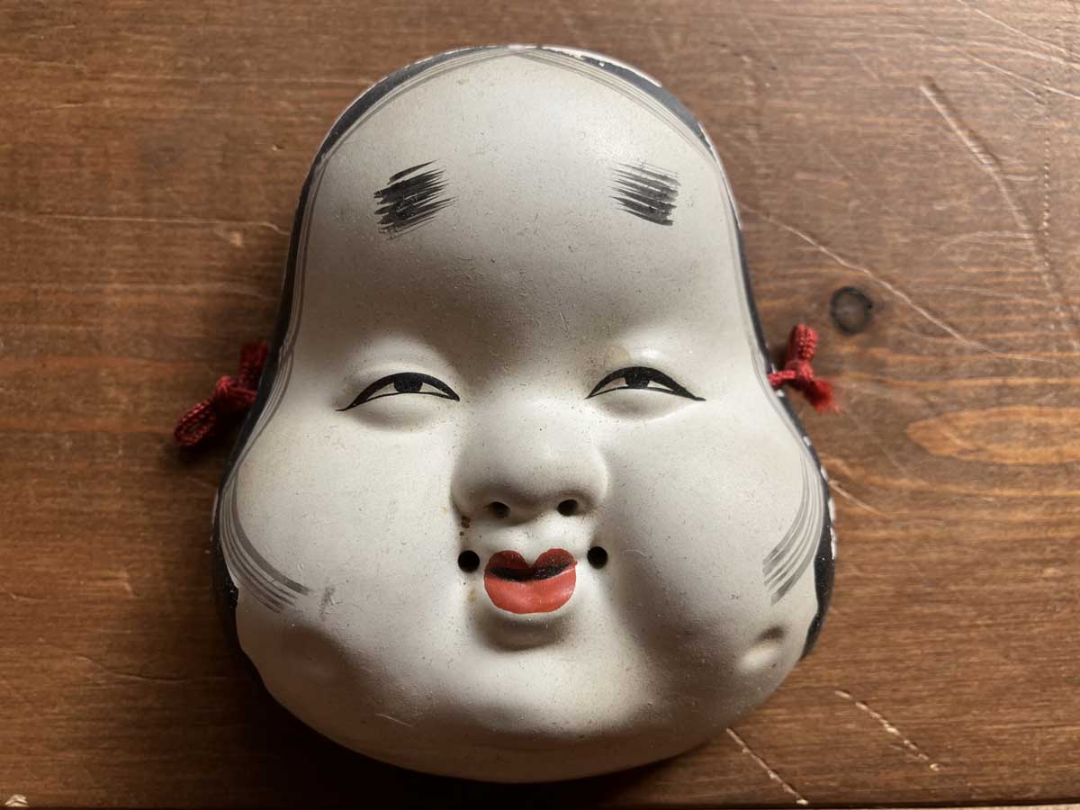 ふくよかなお亀さん(やさしい笑顔のお面)