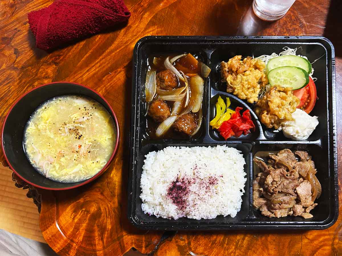 到着日の夕食