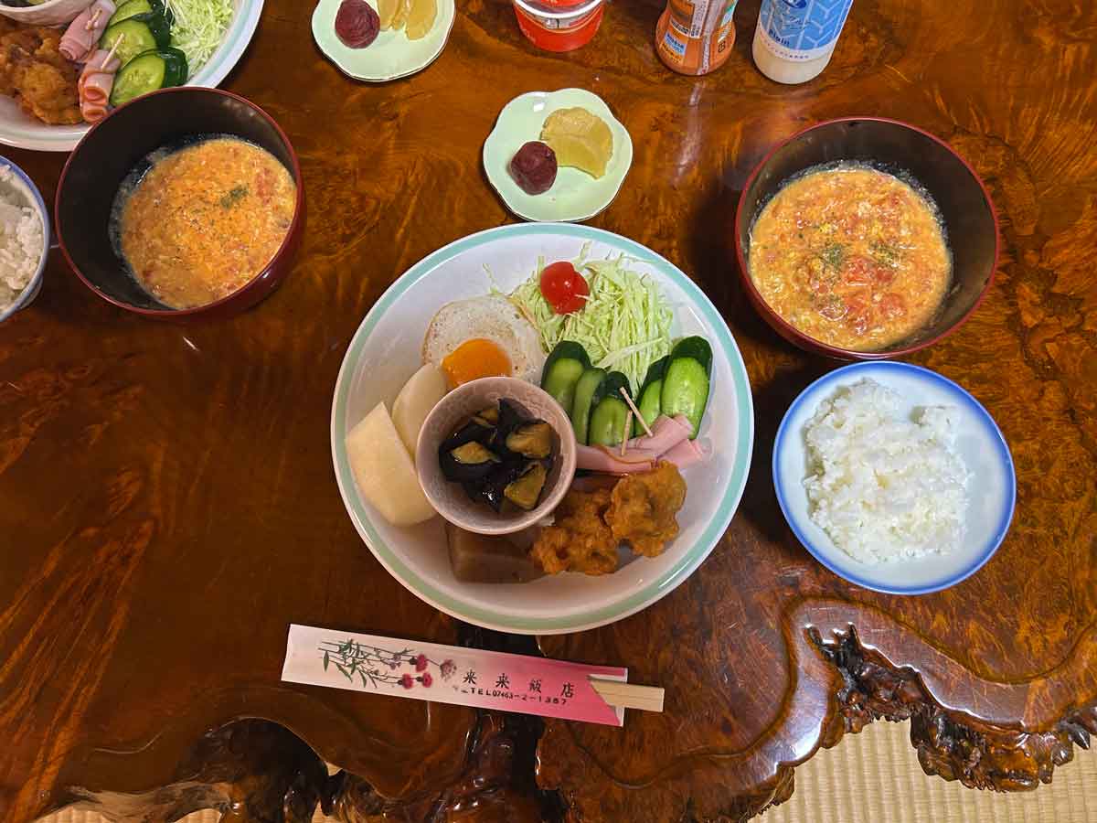 翌朝の食事