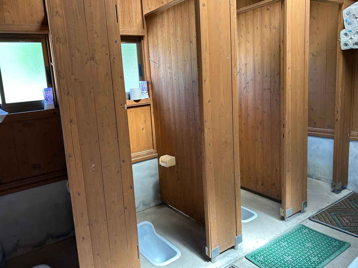簡易トイレの内部