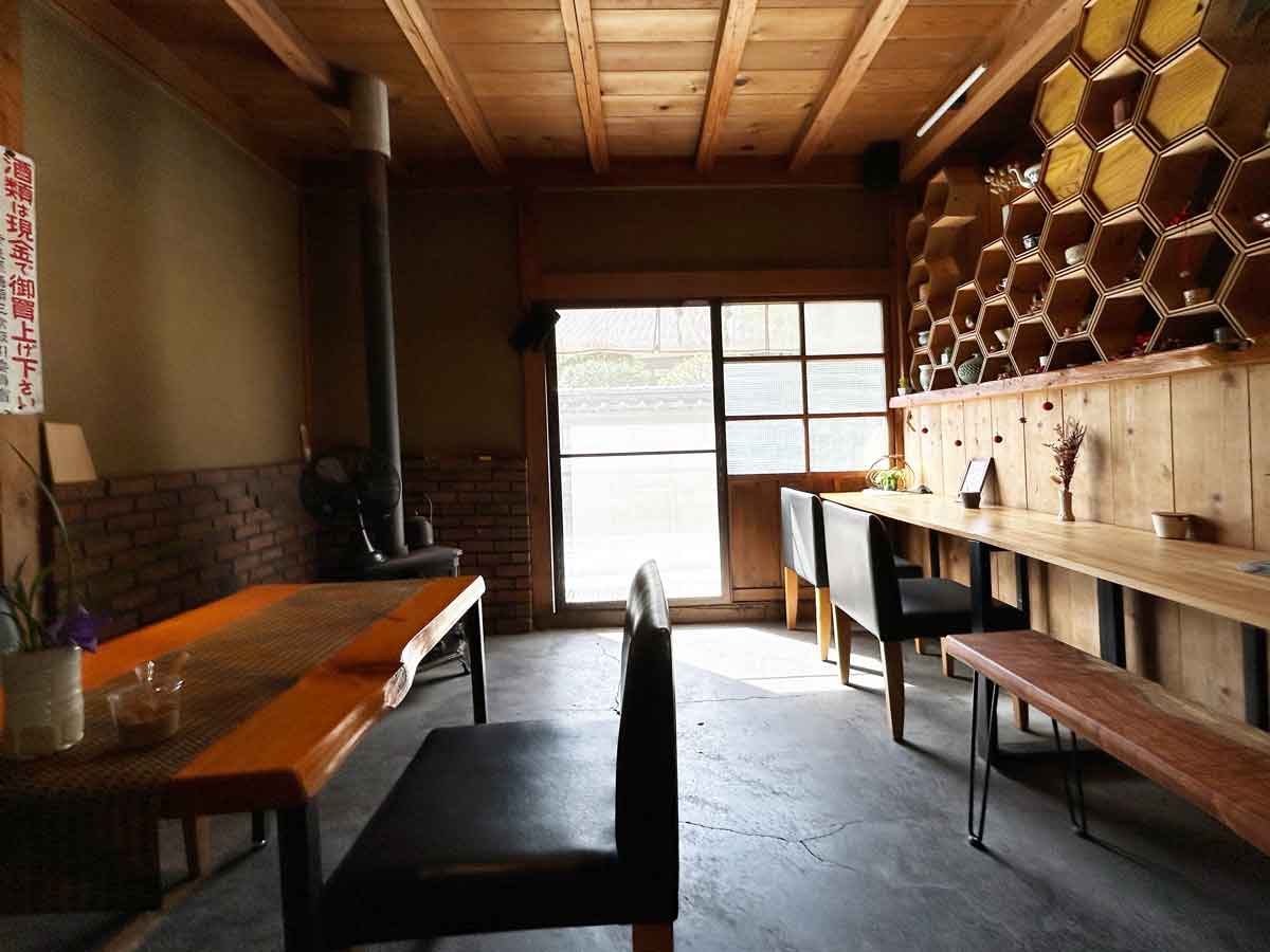 正面の網戸の入口