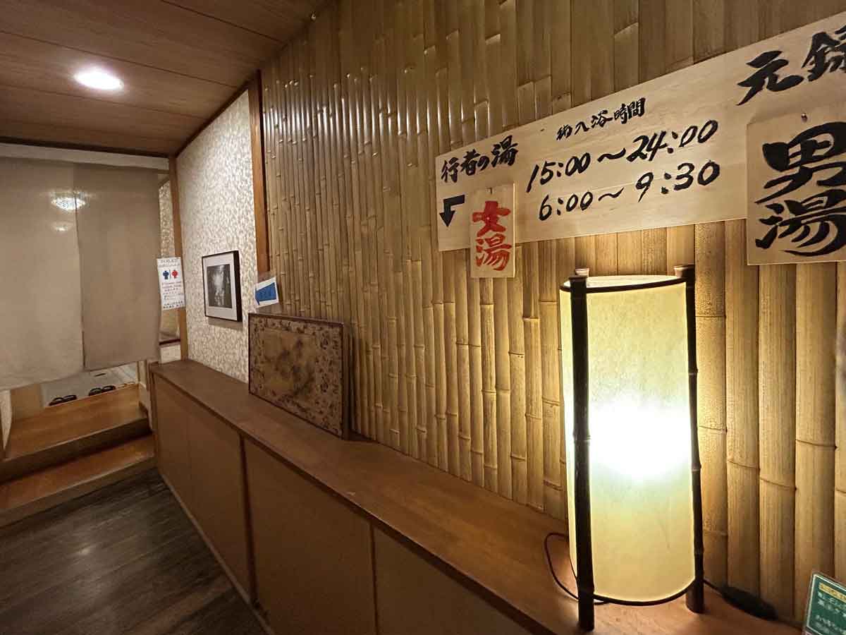 どう見てもトイレの入口しかない・・・廊下