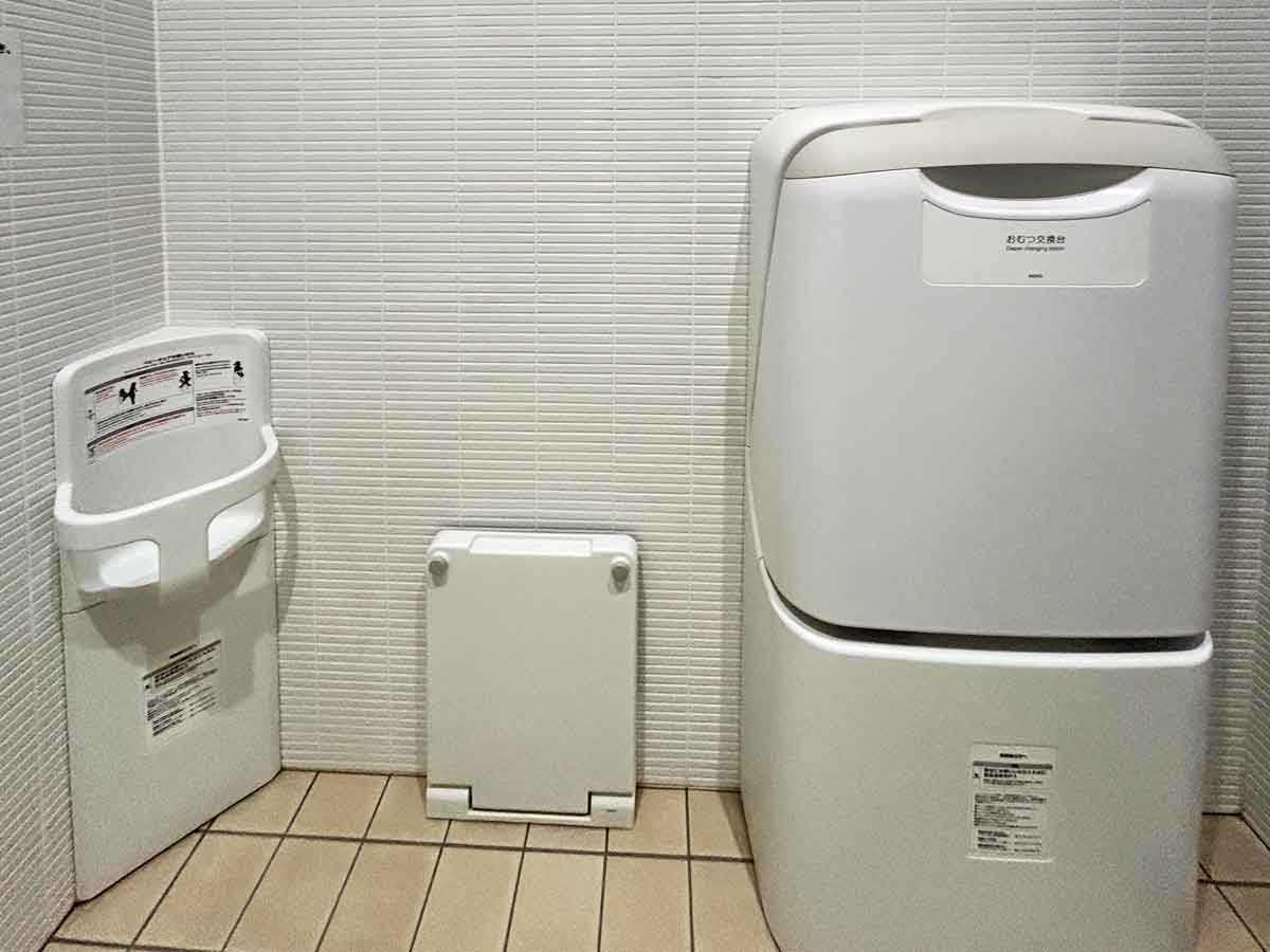 ベビーベッド・ベビーチェア・フィッティングボード