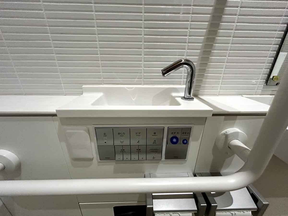 ベビーベッド・ベビーチェア・フィッティングボード