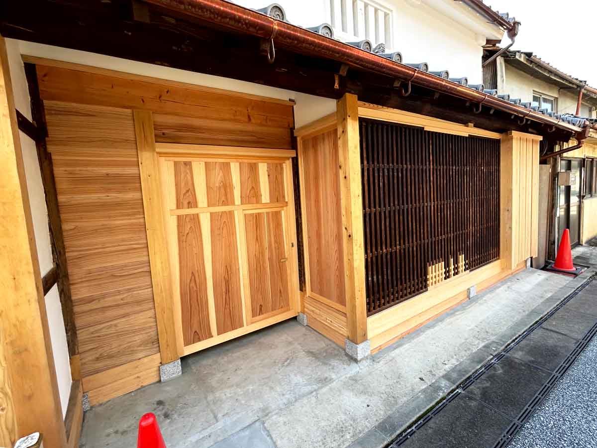 あえてのパッチワーク?いえ、たぶん必然の芸術です