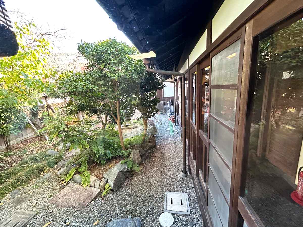 通りからも入れます