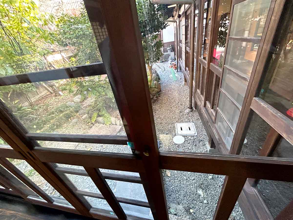 縁側から見た、お庭