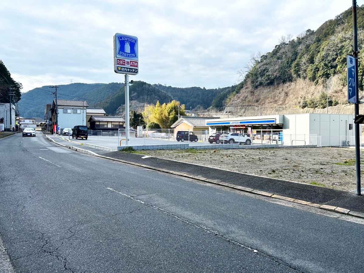 駐車場が申し分なく広いです