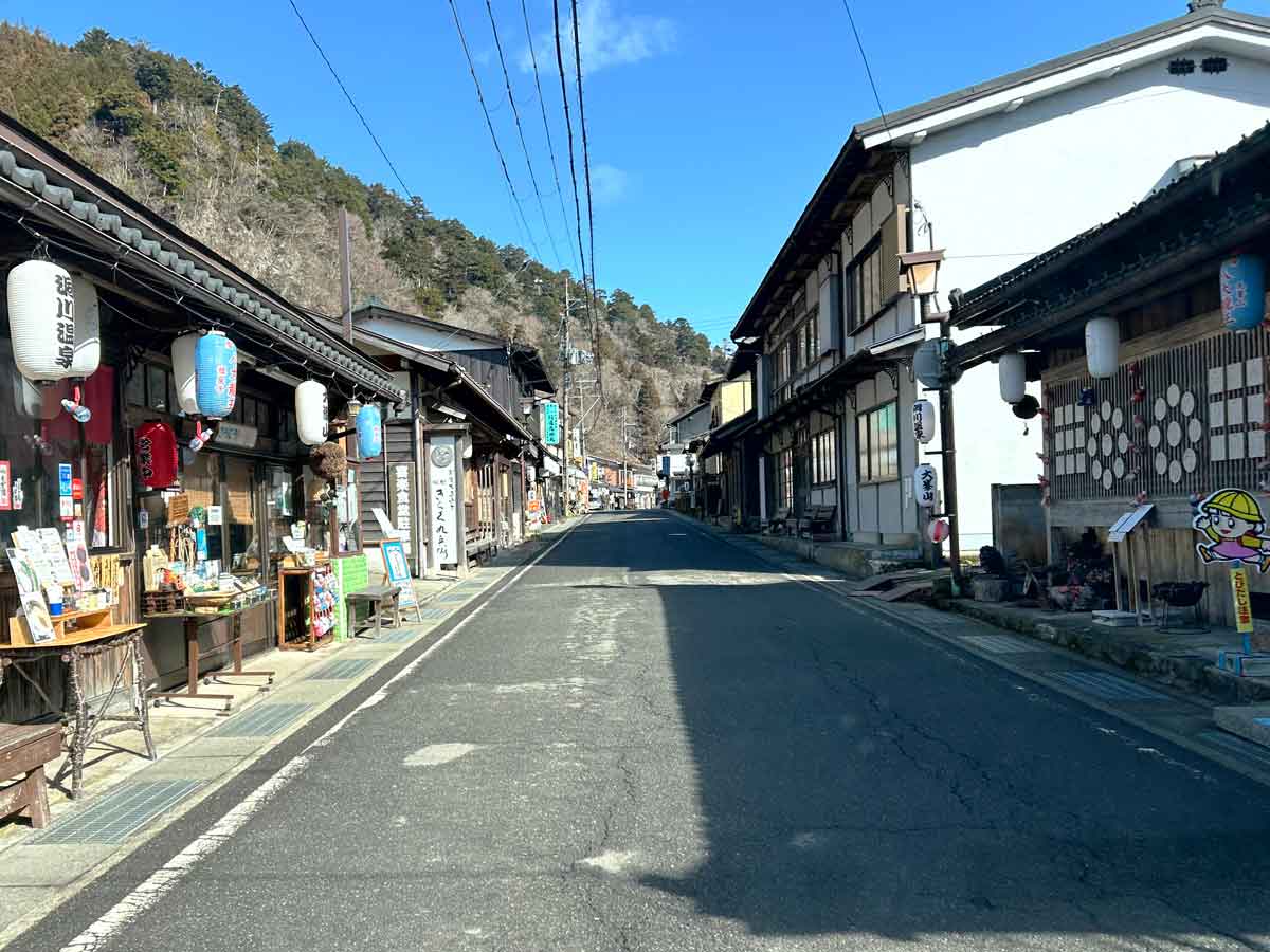 「行者さん通り」は、雪が皆無