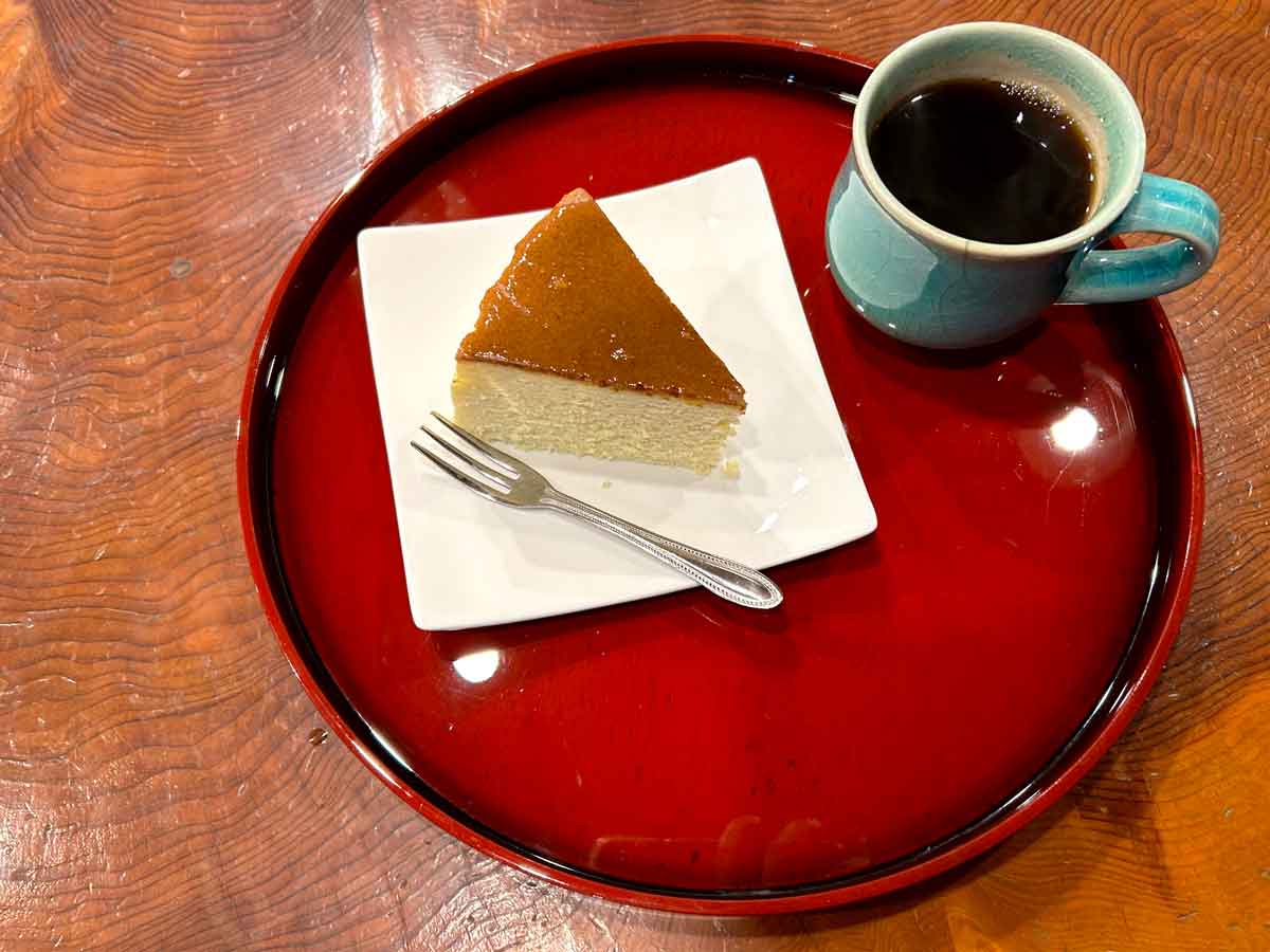 葛おいしすぎる三角形のチーズケーキ